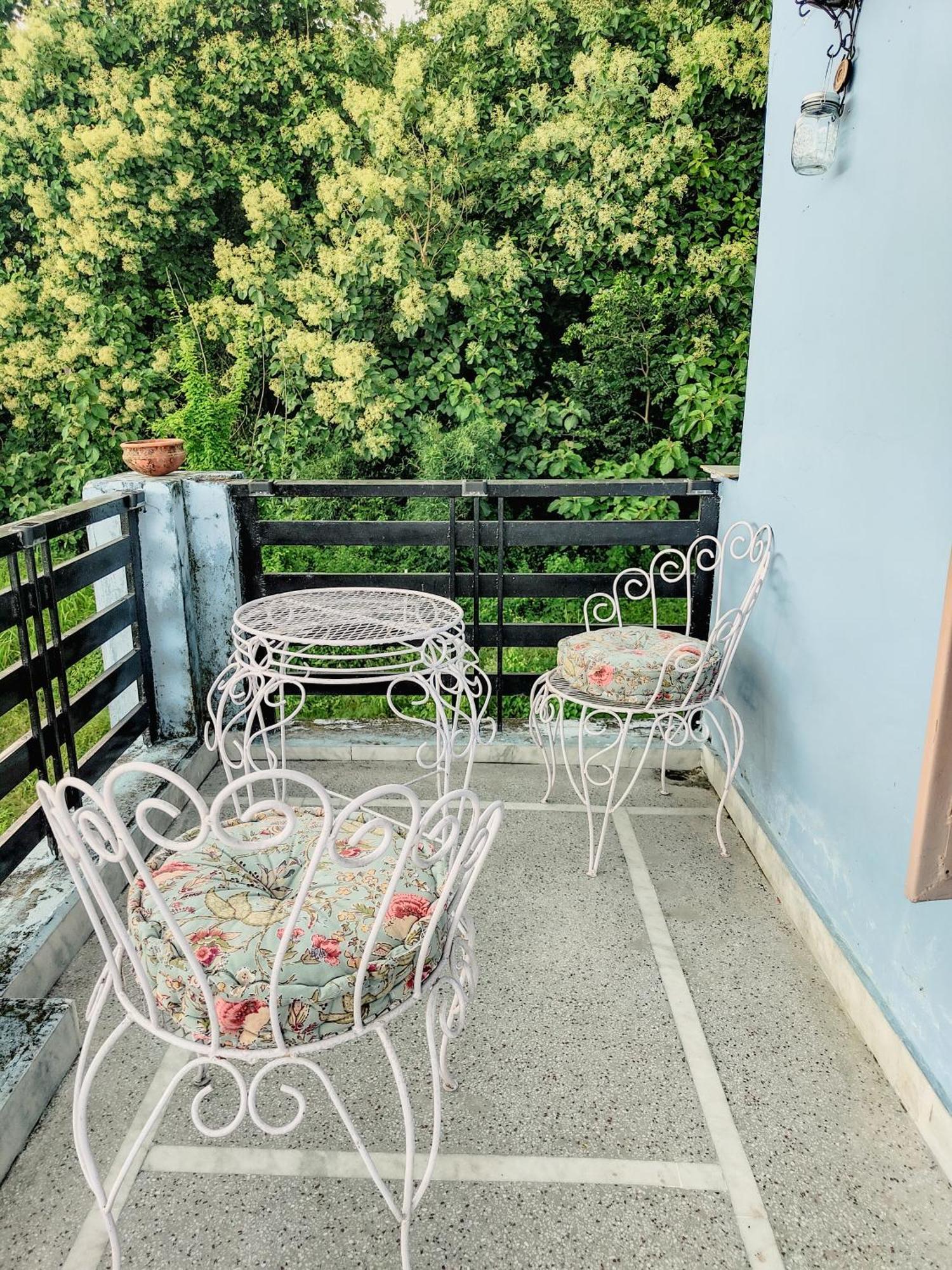 Hoztel Jollygrrant Doon Hostel Rāni Pokhri Kültér fotó