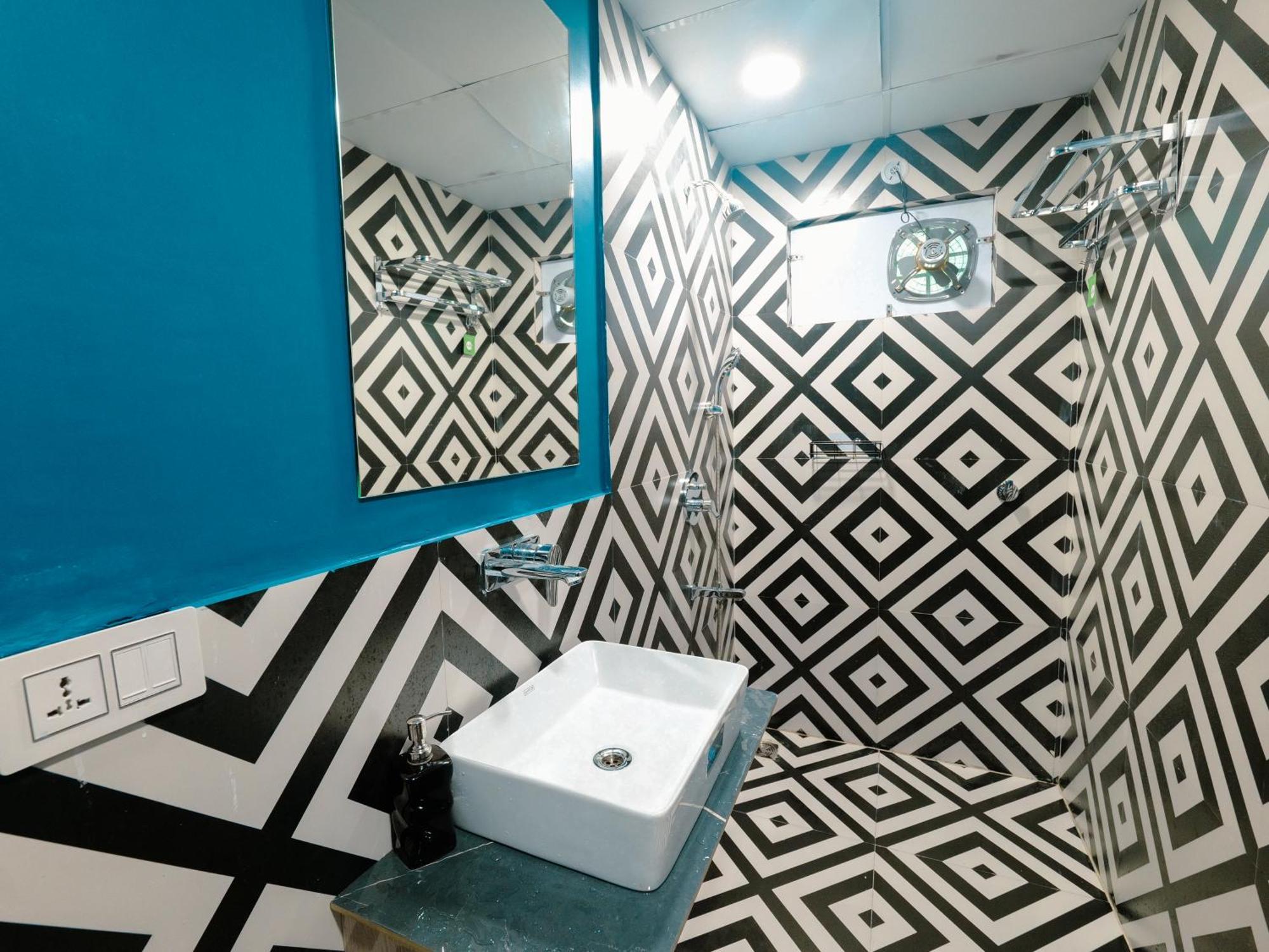 Hoztel Jollygrrant Doon Hostel Rāni Pokhri Kültér fotó