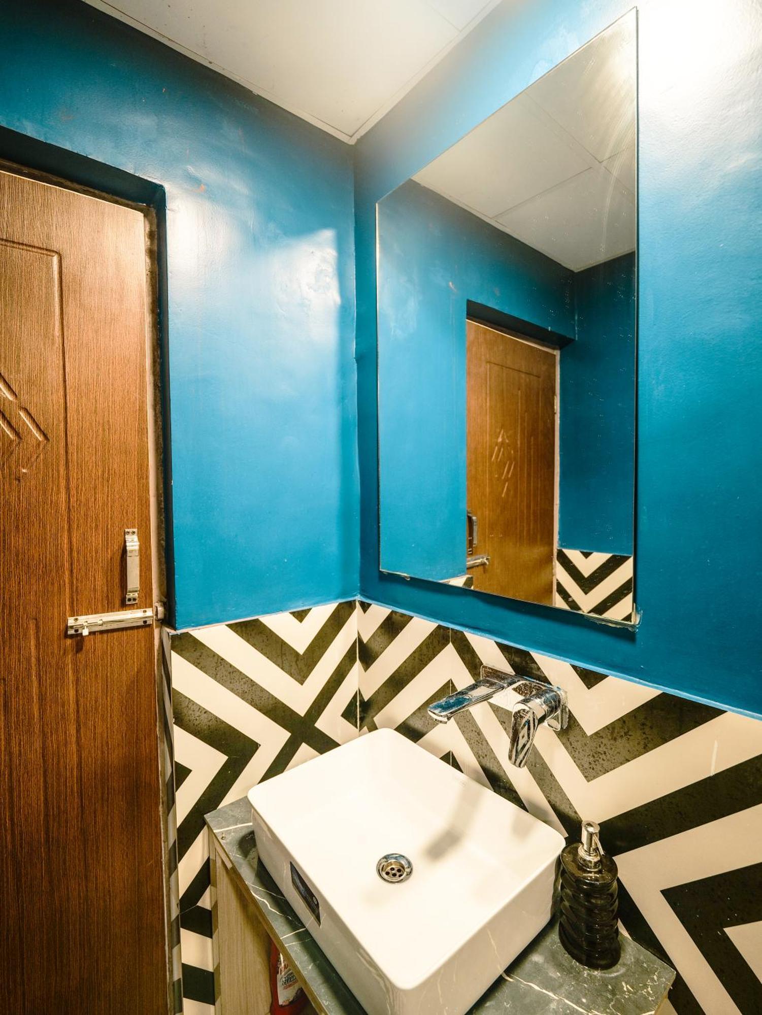 Hoztel Jollygrrant Doon Hostel Rāni Pokhri Kültér fotó