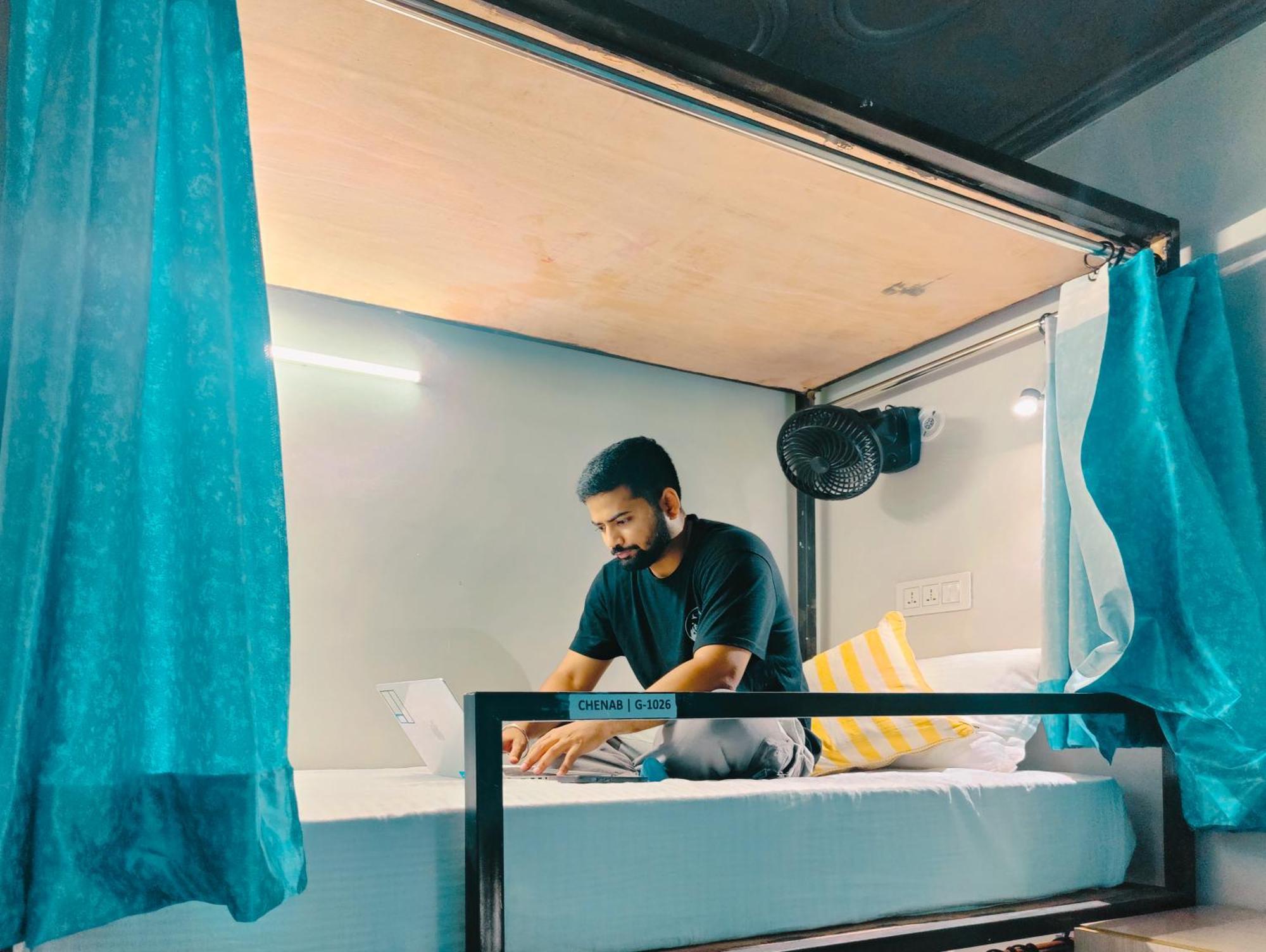 Hoztel Jollygrrant Doon Hostel Rāni Pokhri Kültér fotó