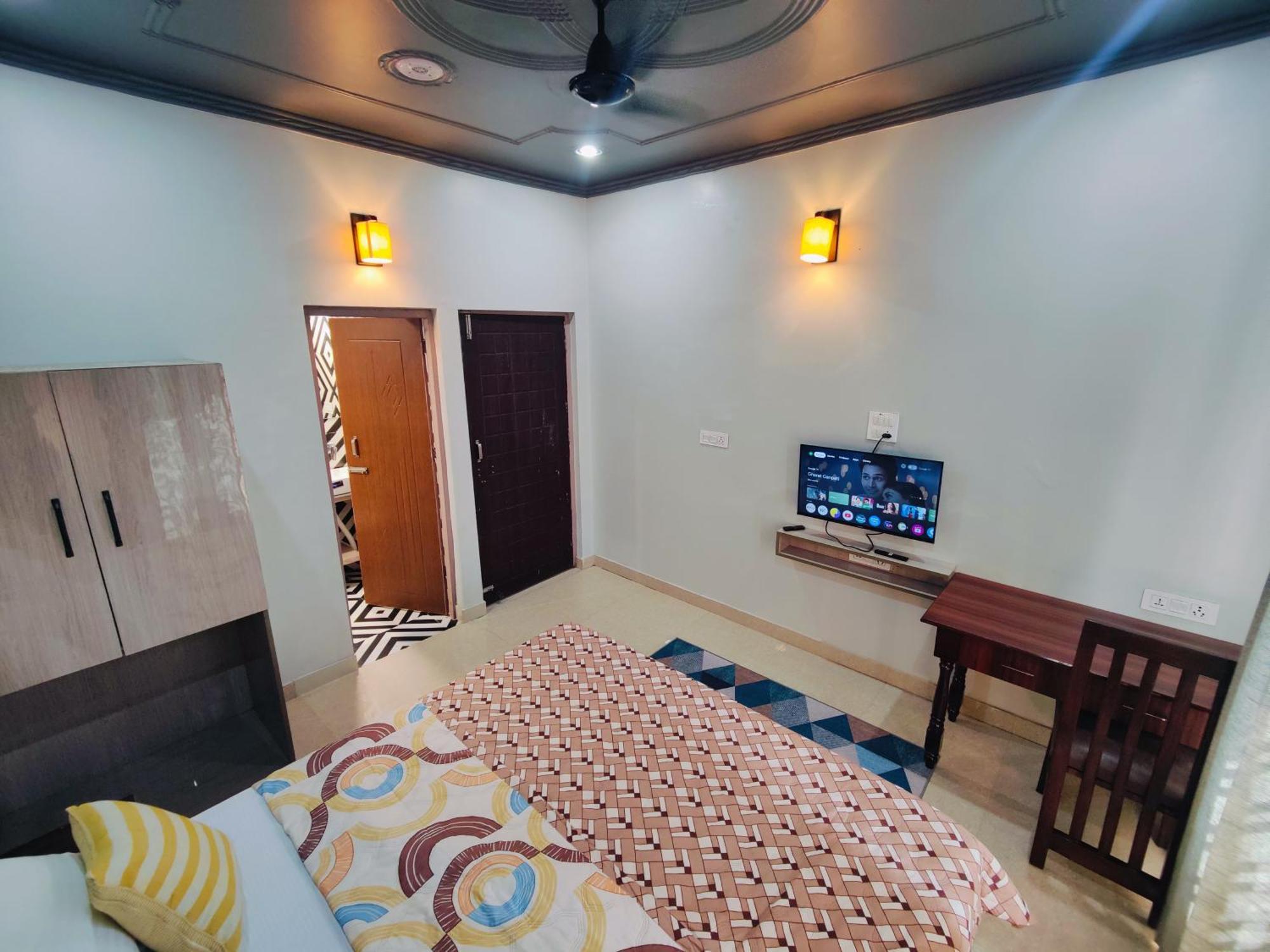 Hoztel Jollygrrant Doon Hostel Rāni Pokhri Kültér fotó