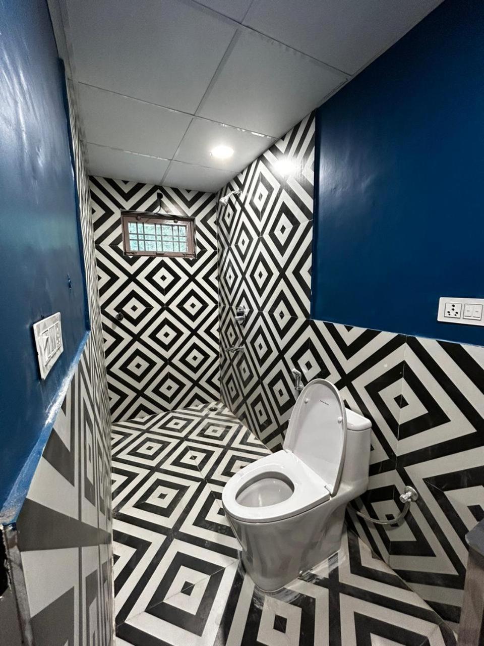 Hoztel Jollygrrant Doon Hostel Rāni Pokhri Kültér fotó